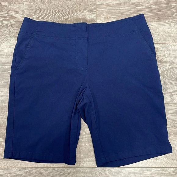 Izod Golf Stretch Shorts Bundle of Two Pairs Navy and Tan Size 10 - Picture 2 of 16